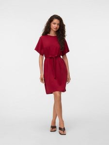 Vero Moda Sukienka w kolorze bordowym rozmiar: M. Czerwone sukienki Vero Moda, na co dzień, m, bez wzorów, z tkaniny, bez kołnierzyka, bez ramiączek, mini, proste. Za 139,95 zł.