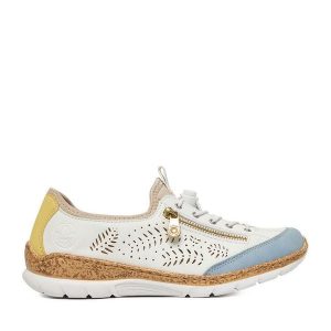 Półbuty Rieker. Białe półbuty Rieker, bez wzorów, bez obcasa, na płaskiej podeszwie, bez zapięcia. Za 359,99 zł.