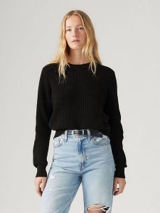 Levi´s Sweter w kolorze czarnym rozmiar: S. Czarne swetry oversize s, bez wzorów, ze splotem, bez ramiączek. Za 109,78 zł.