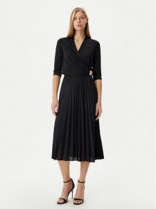 Rinascimento Sukienka koktajlowa CFC0122980003 Czarny Regular Fit. Czarne sukienki Rinascimento, xs, bez wzorów, z wiskozy, wizytowe, bez kołnierzyka, bez ramiączek. Za 539,99 zł.