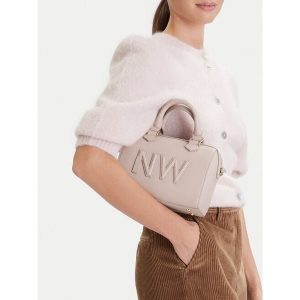 Torebka Nine West. Fioletowe torebki klasyczne Nine West, bez wzorów, bez dodatków. Za 269,99 zł.