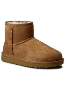 Ugg Śniegowce W Classic Mini II 1016222 Brązowy. Brązowe buty zimowe Ugg, ze skóry, bez obcasa, bez zapięcia. Za 849,99 zł.
