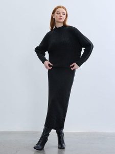 BGN Spódnica w kolorze czarnym rozmiar: 38. Czarne spódnice BGN, na co dzień, bez wzorów, midi. Za 143,99 zł.