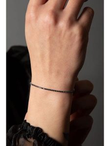 Lodie Silver Bransoletka z cyrkoniami rozmiar: onesize. Czarne bransoletki Lodie Silver, z cyrkonią, metalowe. Za 19,95 zł.