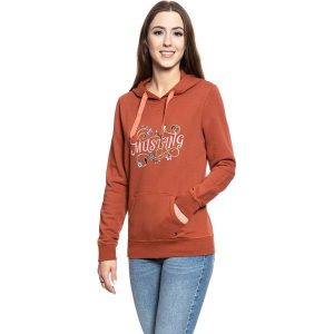 BLUZA MUSTANG Bella H Embroidery BURNT HENNA 1008025 7143. Brązowe bluzy Mustang, l, bez wzorów, z kapturem. W wyprzedaży za 69,99 zł.