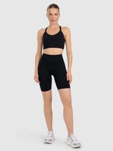 4F Legginsy kolarki treningowe bezszwowe damskie - czarne XS/S. Czarne legginsy 4f, bez wzorów, z dzianiny, z podwyższonym stanem, krótkie. Za 119,99 zł.