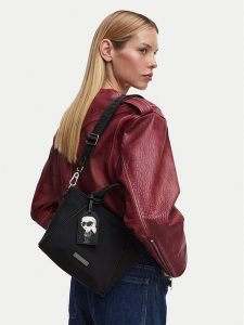 KARL LAGERFELD Torebka B3W30129 Czarny. Czarne torebki klasyczne KARL LAGERFELD, bez wzorów, ze skóry, bez dodatków. Za 632,99 zł.