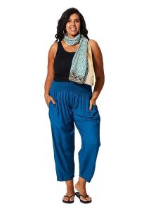 Aller Simplement Spodnie w kolorze niebieskim rozmiar: 42-58. Niebieskie spodnie z wysokim stanem Aller Simplement, bez wzorów, z materiału, z podwyższonym stanem. Za 56,99 zł.