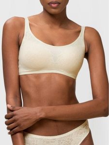 Triumph Biustonosz top Fit Smart 10202460 Beżowy. Brązowe biustonosze Triumph, bez wzorów, z syntetyku, bez kołnierzyka, bez ramiączek. Za 139,99 zł.