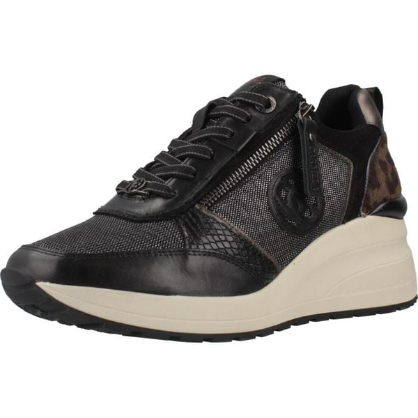 Buty CARMELA 169392 Czarny. Czarne buty trekkingowe Carmela, ze skóry, bez zapięcia. Za 406,90 zł.