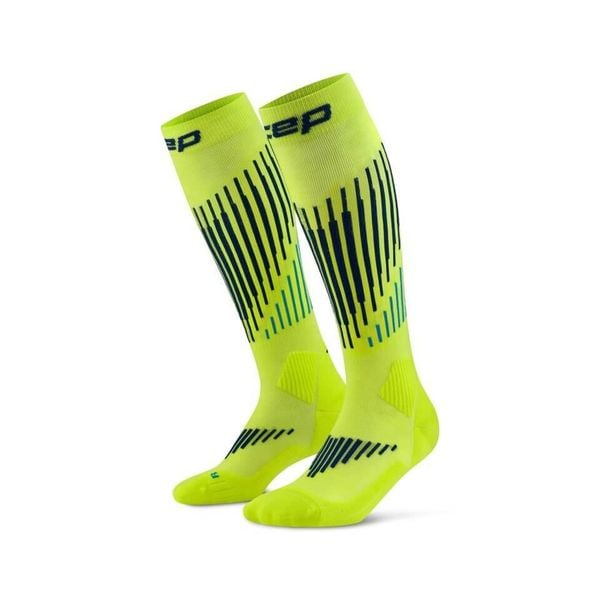Długie skarpety kompresyjne dla kobiet z wełną Merino Core Run CEP. Zielone skarpetki CEP, bez wzorów, z elastanu. Za 229,00 zł.