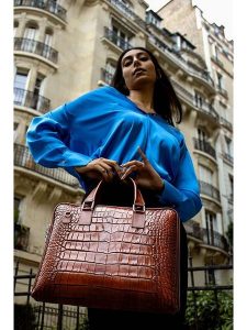 Victor & Hugo Paris Skórzana torebka "Peyton" w kolorze brązowym - 38 x 29 x 6 cm rozmiar: onesize. Brązowe torebki klasyczne Victor & Hugo Paris, bez wzorów, z materiału, bez dodatków. Za 411,91 zł.