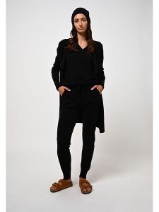 AUTHENTIC CASHMERE Kaszmirowa koszulka "Kali" w kolorze czarnym rozmiar: L. Czarne bluzki AUTHENTIC CASHMERE, l, bez wzorów, z kaszmiru, bez kołnierzyka, bez ramiączek. Za 230,59 zł.