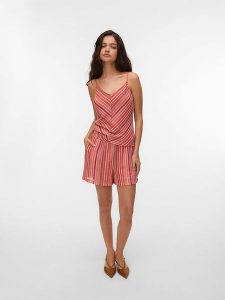 Vero Moda Szorty w kolorze czerwono-jasnoróżowym rozmiar: S. Czerwone szorty Vero Moda, bez wzorów, z podwyższonym stanem. Za 72,95 zł.