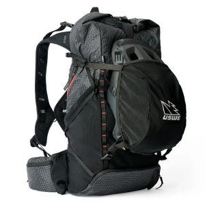 Plecak z miejscem na kask Uswe VST. Czarne plecaki USWE. Za 160,00 zł.