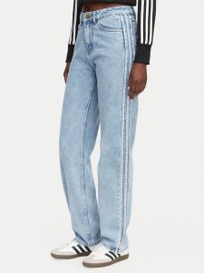 Adidas Jeansy Firebird KQ6490 Niebieski jasny Regular Fit. Niebieskie jeansy ADIDAS, bez wzorów, z bawełny. Za 369,99 zł.