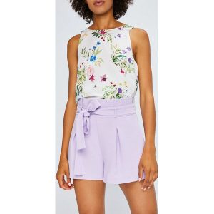 Answear - Szorty Violet Kiss. Szare szorty marki ANSWEAR, z tkaniny, casualowe. W wyprzedaży za 79,90 zł.