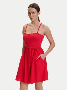 Tommy Jeans Sukienka letnia DW0DW22352 Czerwony Slim Fit. Czerwone kombinezony Tommy Jeans, na lato, s, bez wzorów, z bawełny, bez kołnierzyka, bez ramiączek. Za 289,99 zł.