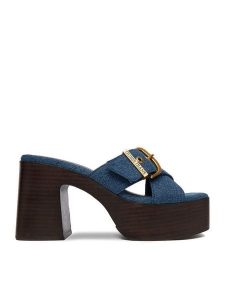 Guess Jeans Klapki CEO-JD421-3 Niebieski. Niebieskie klapki Guess Jeans, z aplikacjami, z jeansu, bez obcasa. Za 329,99 zł.