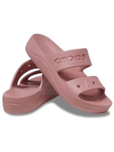 Crocs Klapki "Baya" w kolorze szaroróżowym rozmiar: 34/35. Różowe klapki Crocs, bez wzorów, z otwartym noskiem, bez obcasa, na platformie. Za 109,00 zł.
