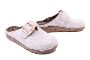 DR. BRINKMANN 320242-81 ice, kapcie damskie. Brązowe kapcie Dr. Brinkmann, bez wzorów. Za 184,90 zł.