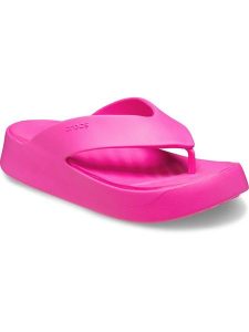 Crocs Japonki "Getaway Platform" w kolorze różowym rozmiar: 34/35. Różowe klapki Crocs, bez wzorów, z otwartym noskiem, bez obcasa, na platformie. Za 87,81 zł.