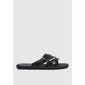 Klapki damskie Ipanema 83606AW816. Czarne klapki Ipanema, bez wzorów, z materiału, bez obcasa. Za 84,99 zł.
