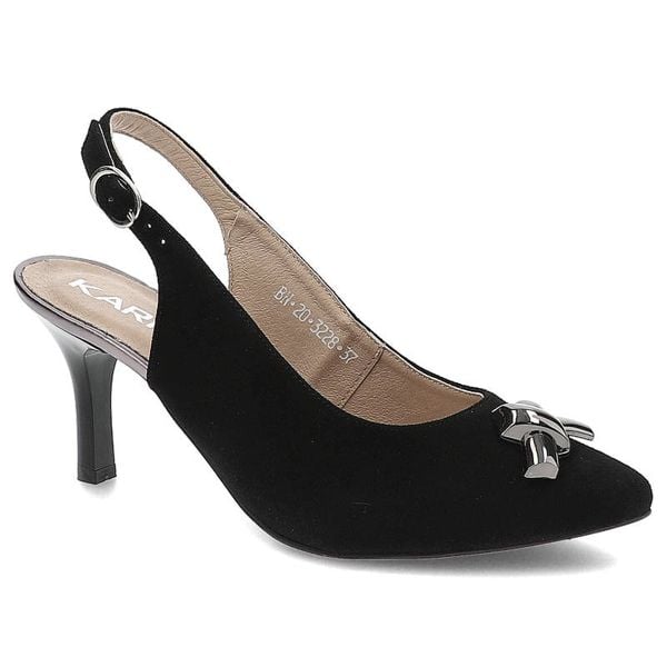 Sandały damskie Karino, naturalna skóra licowa z odkrytą piętą i regulowanym paskiem na sprzączce spiczastym noskiem z metalową aplikacją oraz smukły. Czarne sandały Karino, z aplikacjami, ze skóry, bez obcasa, na obcasie, bez zapięcia. Za 209,00 zł.