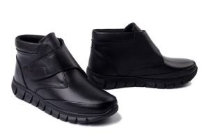 ARTIKER RELAKS 57C2149 czarny, botki damskie. Czarne botki Artiker Relaks, bez wzorów, z polaru, bez obcasa, bez zapięcia. Za 299,90 zł.