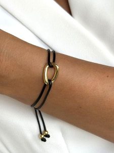 Les Favorites Pozłacana bransoletka z elementem ozdobnym rozmiar: onesize. Czarne bransoletki Les Favorites, pozłacane. Za 148,96 zł.