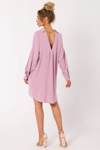 Sukienka koszulowa z dekoltem V na plecach różowa. Czerwone sukienki MOE, na co dzień, xl, bez wzorów, bez kołnierzyka, bez ramiączek, koszulowe. Za 279,00 zł.