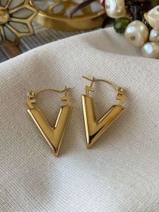 Luseera Pozłacane kolczyki rozmiar: onesize. Żółte kolczyki Luseera, pozłacane. Za 39,99 zł.