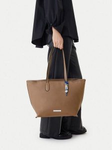 KARL LAGERFELD Torebka B1W30012 Brązowy. Brązowe torebki klasyczne KARL LAGERFELD, bez wzorów, z materiału, bez dodatków. Za 664,99 zł.