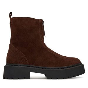Botki Steve Madden. Brązowe botki Steve Madden, bez wzorów, bez obcasa, na płaskiej podeszwie, bez zapięcia. Za 549,99 zł.