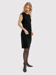 Kaffe Sukienka koktajlowa India 501002 Czarny Slim Fit. Czarne kombinezony Kaffe, xs, bez wzorów, z syntetyku, wizytowe, bez kołnierzyka, bez ramiączek. Za 339,99 zł.