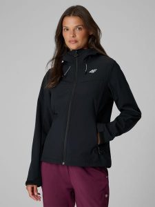 4F Kurtka softshell wiatroodporna damska - czarny L. Czarne kurtki 4f, l, bez wzorów, z softshellu, bez kaptura. Za 299,99 zł.