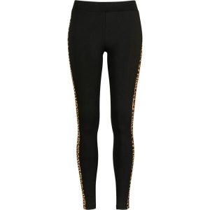 Damskie klasyczne legginsy w paski. Czarne legginsy Urban Classics, bez wzorów. Za 142,00 zł.