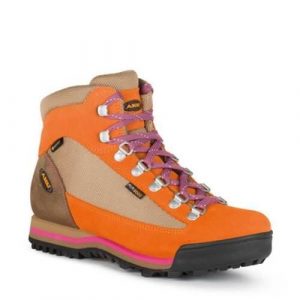 Buty trekkingowe damskie Aku Ultralight. Brązowe buty trekkingowe Aku, z materiału, za kostkę, bez zapięcia. Za 499,00 zł.