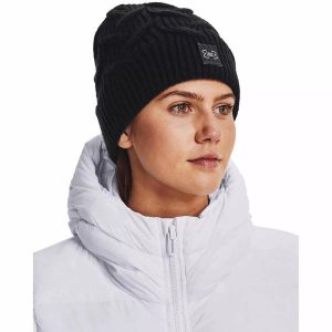 Czapka damska Under Armour Halftime Cable Knit. Białe czapki Under Armour, bez wzorów. Za 49,99 zł.