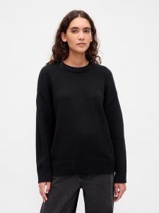 GAP Sweter w kolorze czarnym rozmiar: L. Czarne swetry oversize GAP, l, bez wzorów, z bawełny, bez ramiączek. Za 204,95 zł.