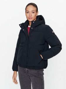 Champion Kurtka przejściowa Hooded Jacket 116921 Czarny Custom Fit. Czarne kurtki Champion, l, bez wzorów, z syntetyku, bez kaptura. Za 469,99 zł.