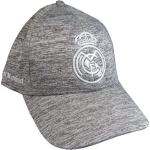 Czapka z daszkiem Real Madryt damska. Czapki REAL MADRID, bez wzorów, sportowe. Za 109,90 zł.