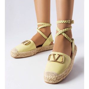 Zielone wiązane espadryle Parent. Zielone espadryle z aplikacjami, z koronki, bez obcasa, na platformie. Za 84,79 zł.