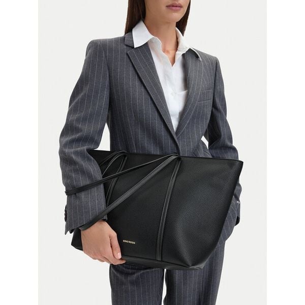 Torebka GINO ROSSI. Czarne shopper bag Gino Rossi, bez wzorów, bez dodatków. Za 199,99 zł.