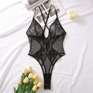 Koronkowe body na romantyczne wieczory Gretl. Czarne body i gorsety Intica, bez wzorów, z koronki. Za 109,00 zł.