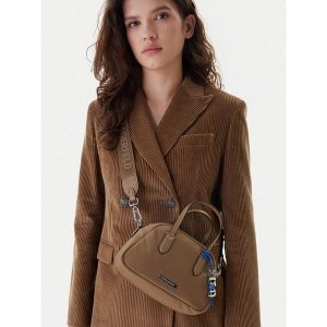 Torebka KARL LAGERFELD. Brązowe torebki klasyczne KARL LAGERFELD, bez wzorów, bez dodatków. Za 594,99 zł.