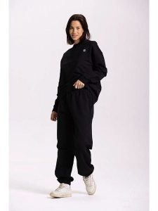 Onamaste Bluza "Olga" w kolorze czarnym rozmiar: S/M. Czarne bluzy Onamaste, m, bez wzorów, bez kaptura. Za 130,99 zł.