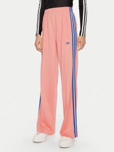 Adidas Spodnie dresowe adicolor Classic Firebird JP2312 Różowy Loose Fit. Czerwone spodnie dresowe ADIDAS, l, bez wzorów, z dresówki. Za 269,99 zł.