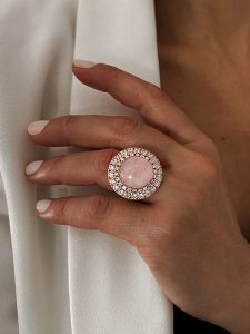 Les Petites Précieuses Pozłacany pierścionek z kamieniami szlachetnymi rozmiar: 60. Różowe pierścionki Les Petites Précieuses, z cyrkonią, pozłacane. Za 404,10 zł.
