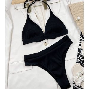 Dwuczęściowy strój kąpielowy z regulowanymi ramiączkami Natalia. Zielone bikini Intica, bez wzorów, z materiału. Za 129,00 zł.